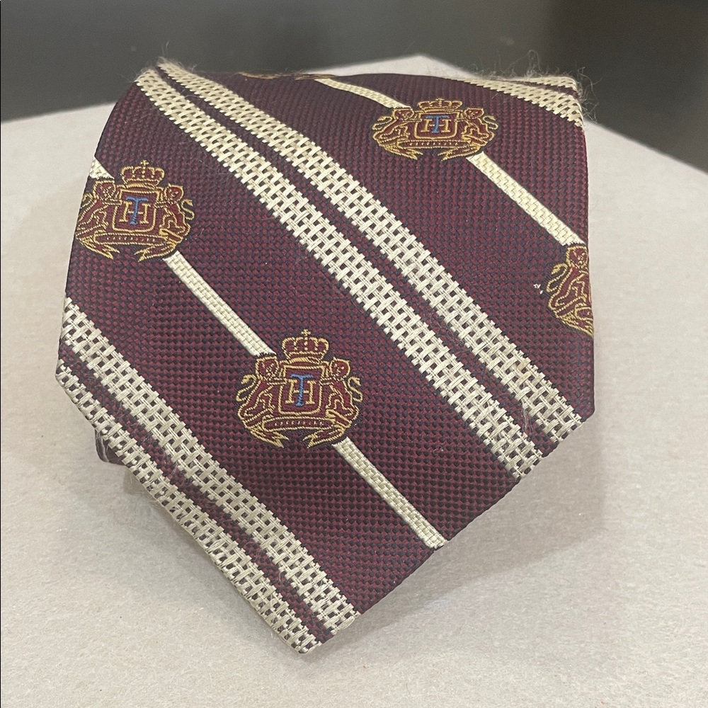 Tommy Hilfiger Maroon Tie with Cream Stripes and Gold Crest Motifs - Picture 5 of 6